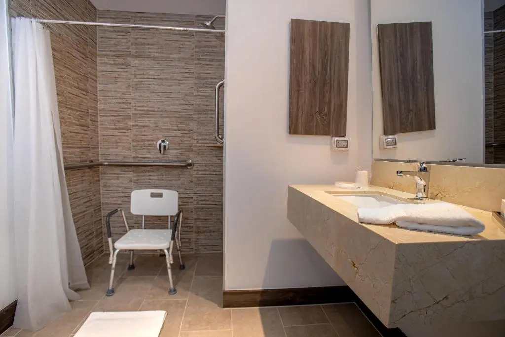 Hampton Cusco para Lima Tours