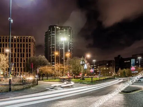 PS Apartments: Birmingham Skyline