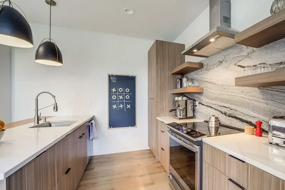 Modern Cabin Living! Mtn-view Gem in Munds Park