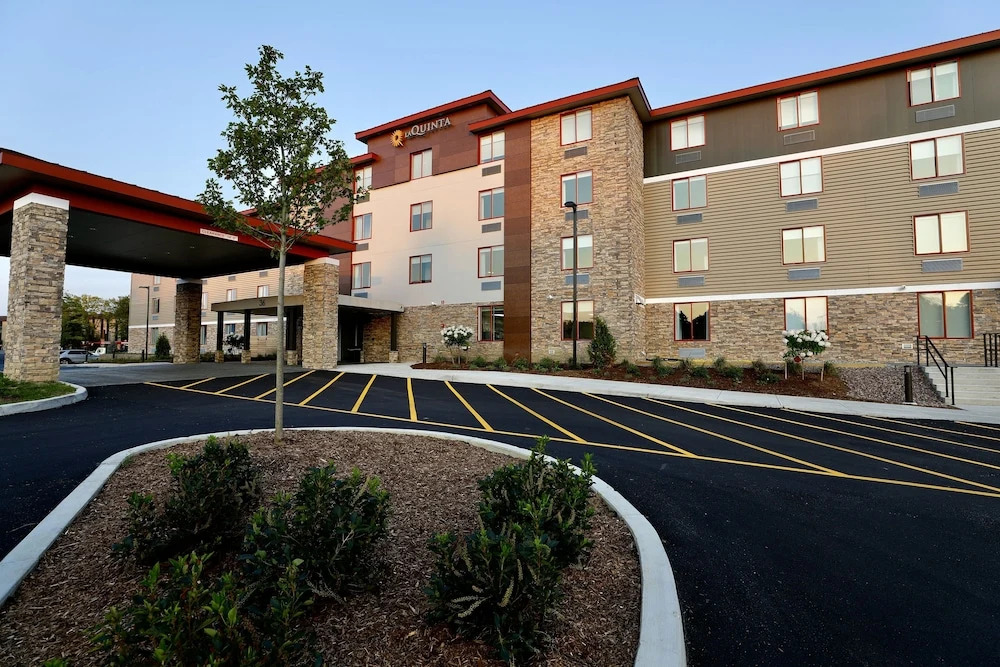 La Quinta Inn & Suites by Wyndham Williston Burlington