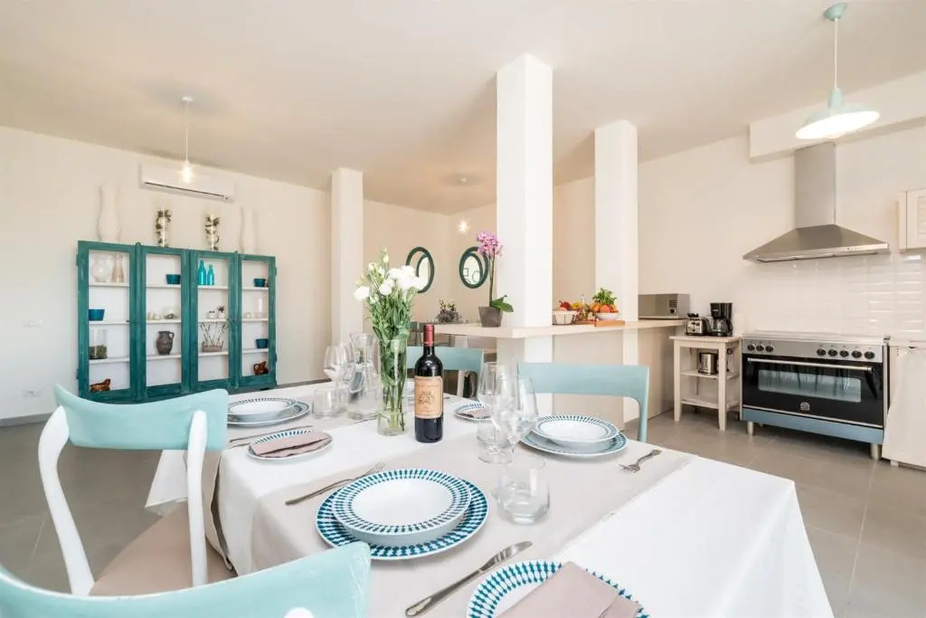 CASA DI EOLO 8&2, Emma Villas