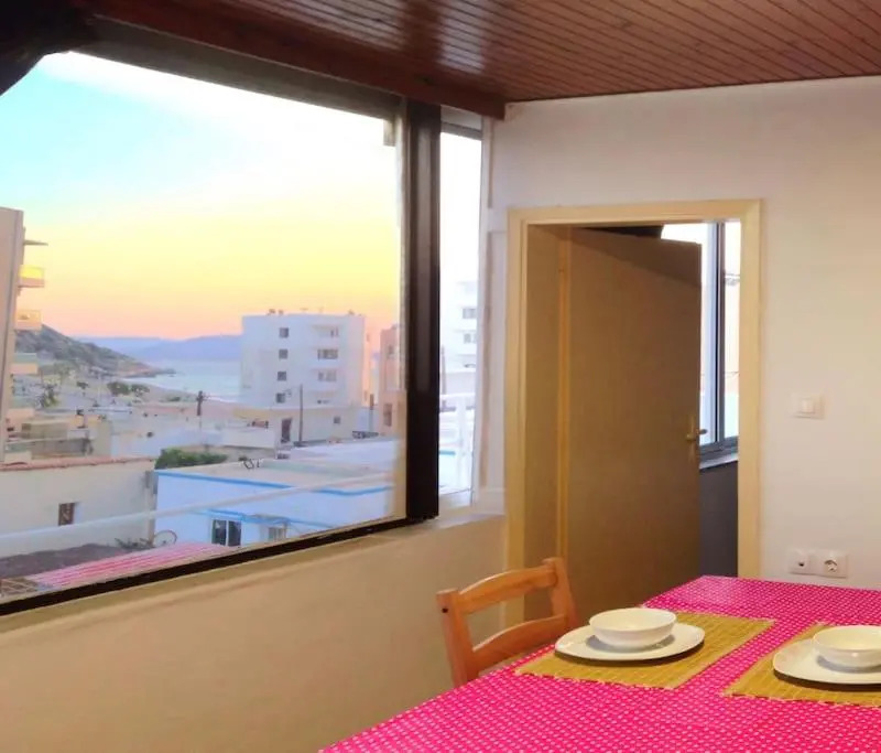 4th floor Apartment in town and near the sea