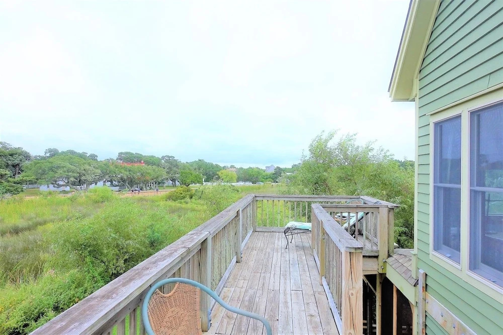 Lighthouse Cottage at Ocracoke 3 Bedrooms 2 Bathrooms Home