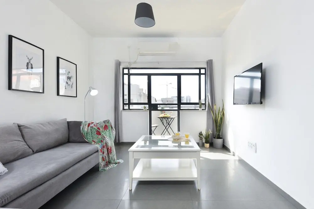 Spacious 4Bd With Balcony And Open View