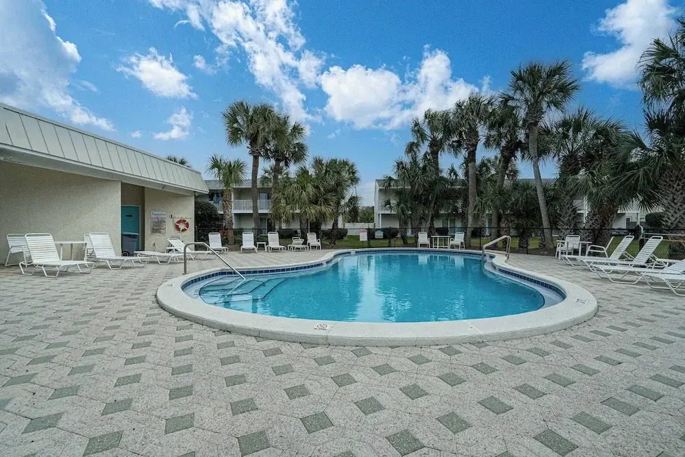 Rum Runner's Retreat - Miramar Beach