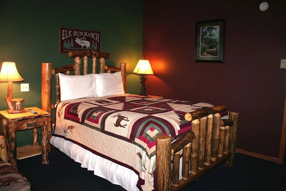 Timber Creek Chalets: 4 1 Bedroom Chalet