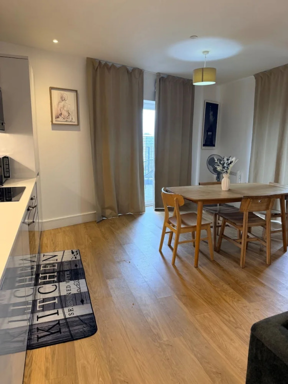 Birmingham - Cozy 2 Bed Apartment - Sleeps 4