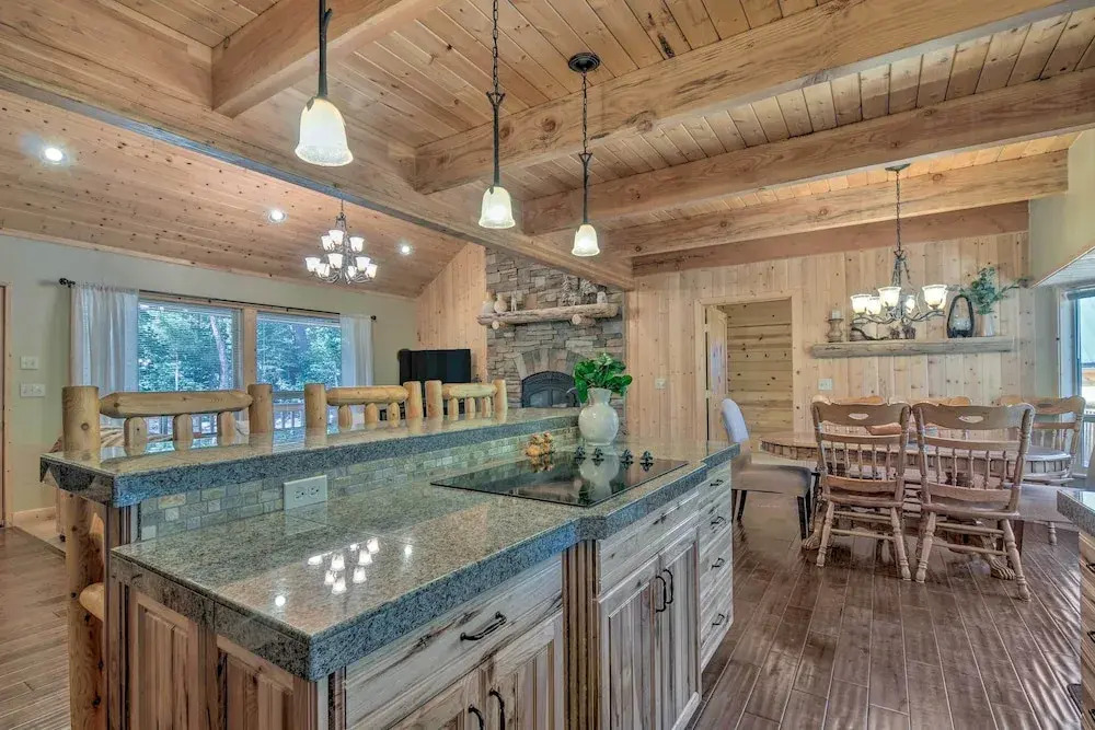Duck Creek Village Cabin: Hike, Ski, & Bike