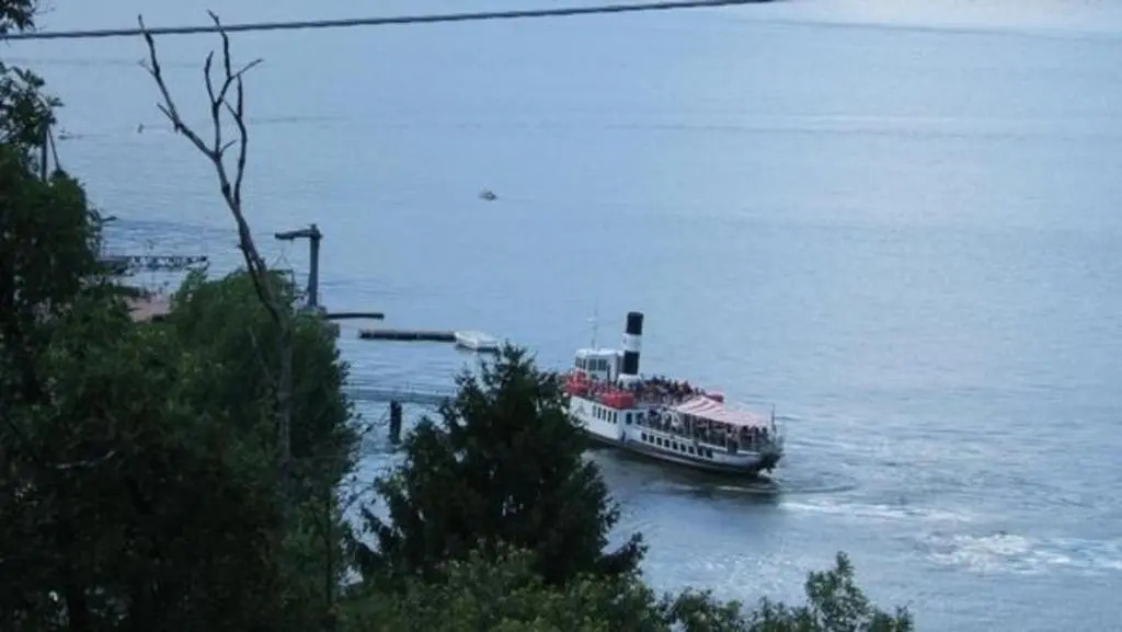 Wohnung ANNETTA mit Sicht auf See und Berge "für 2 Personen"