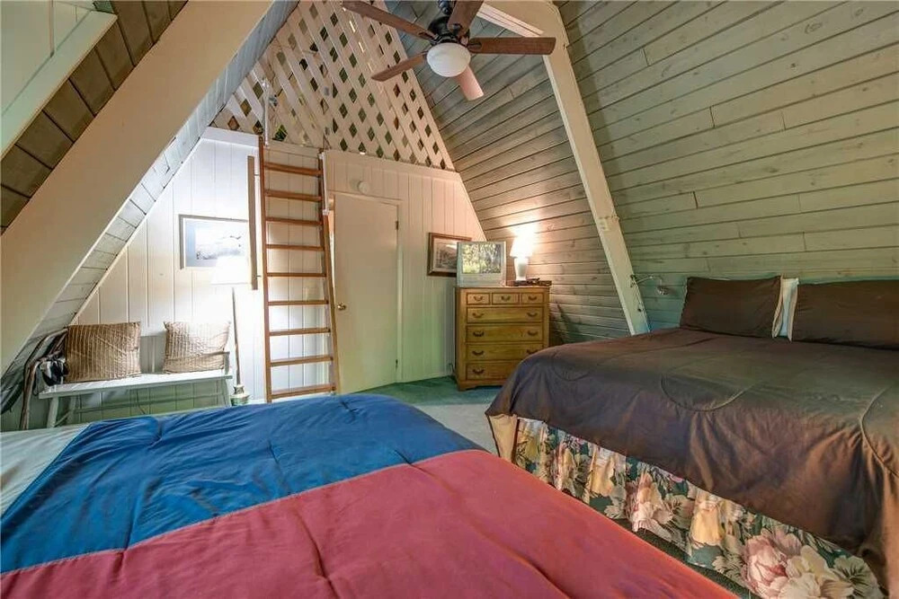 Echota 4 Bedroom Home with Hot Tub