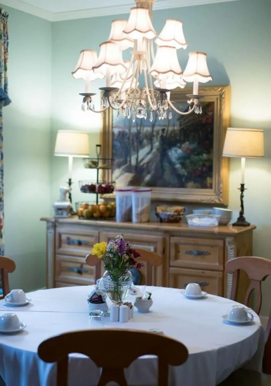 Carriage House Inn
