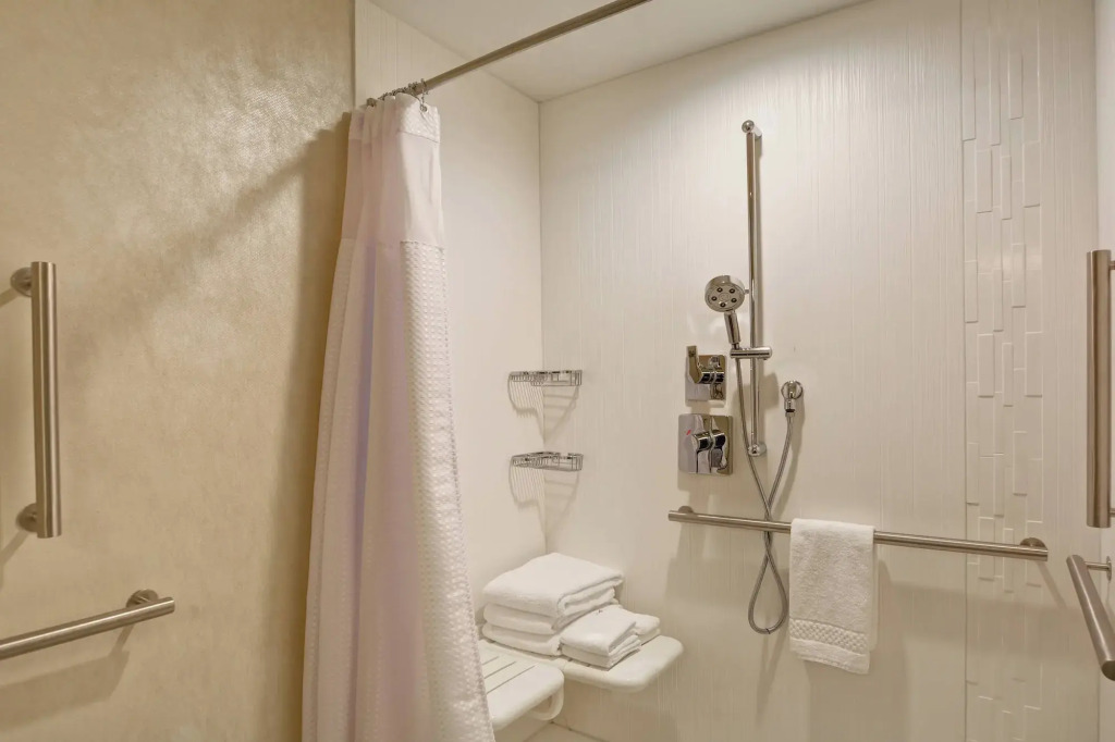 Courtyard by Marriott Long Island Islip/Courthouse Complex