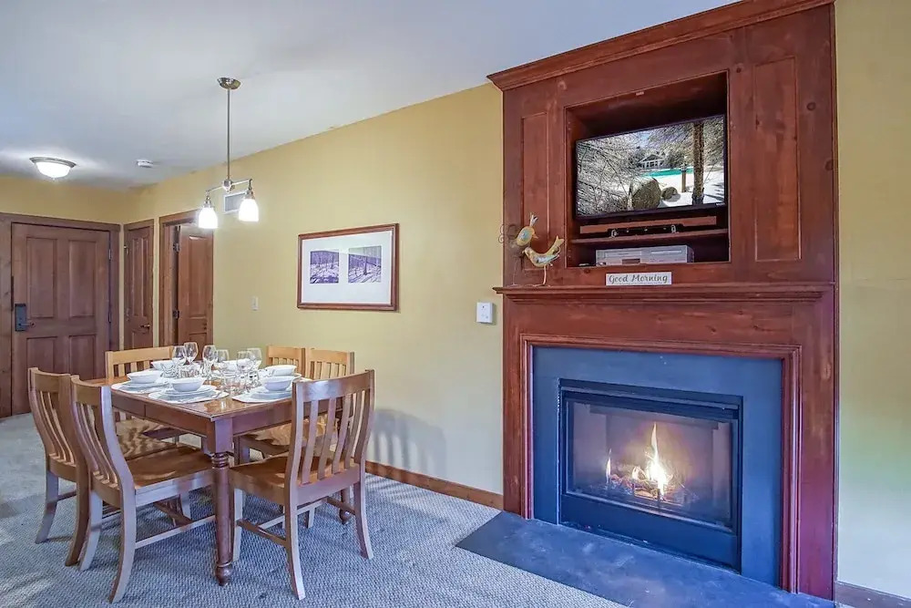 Allegheny Springs 140 Ground Level, Slope Side, Snowshoe Resort Village Center 2 Bedroom Plus Den