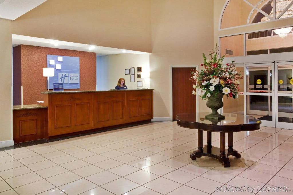 Holiday Inn Express and Suites Thomasville by IHG