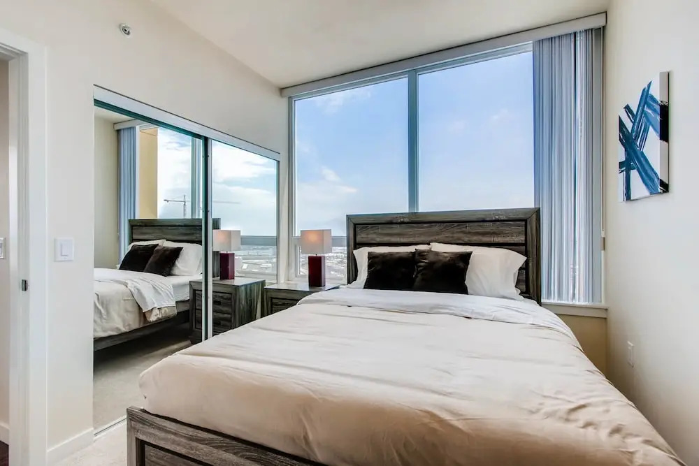 Perfect 2 BR2 BA Luxury Bldg