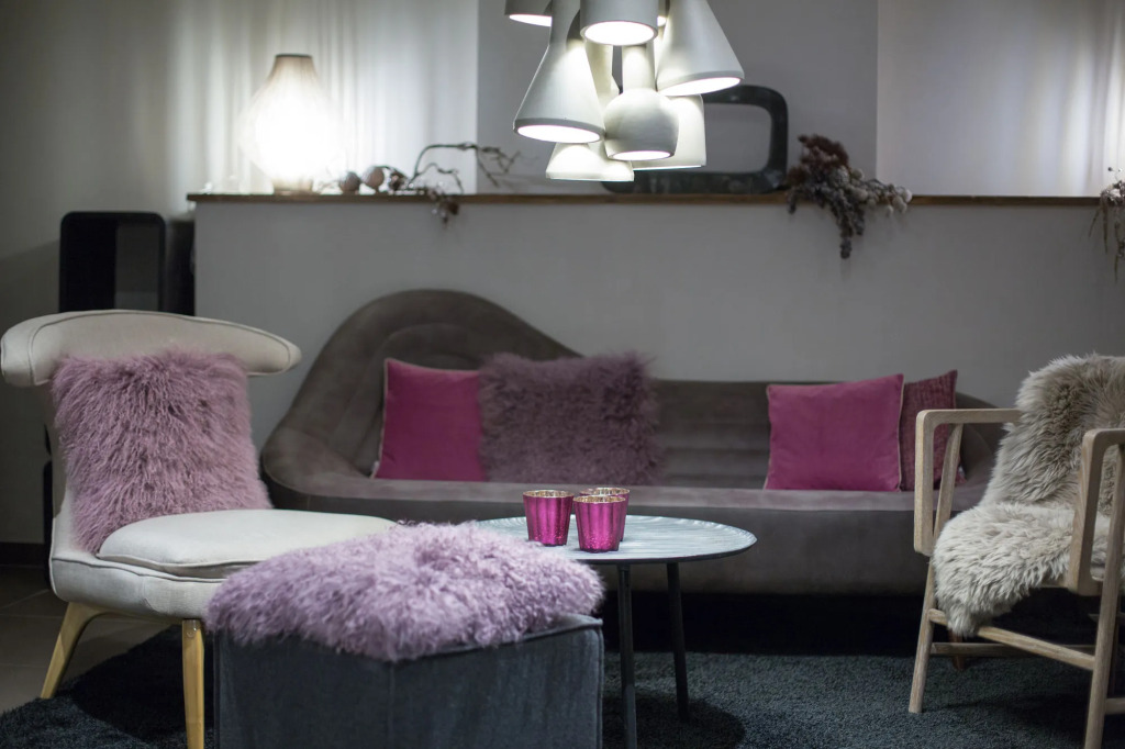 TWO TIMEZ - Boutique Hotel - with AC