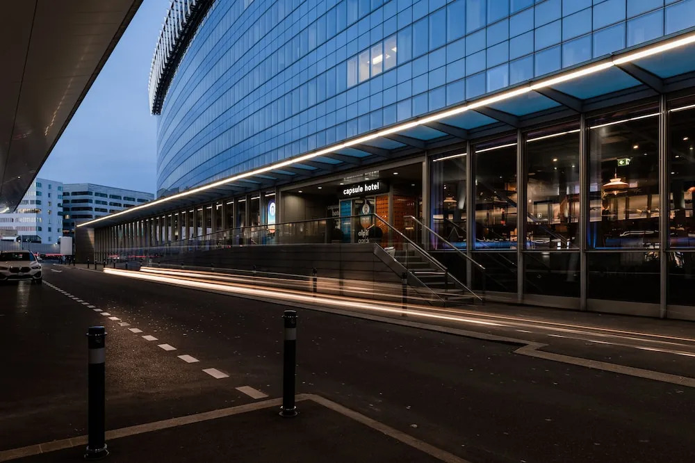 Capsule Hotel - Zurich Airport