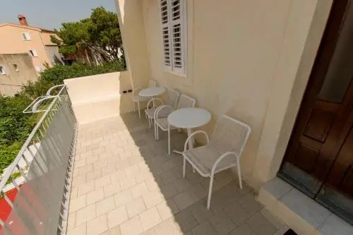Apartments Maande
