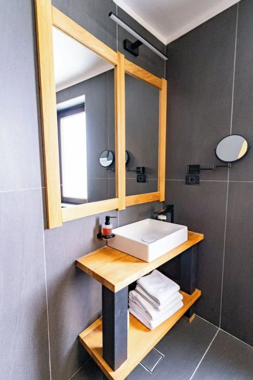 HOW Boutique and Hotel