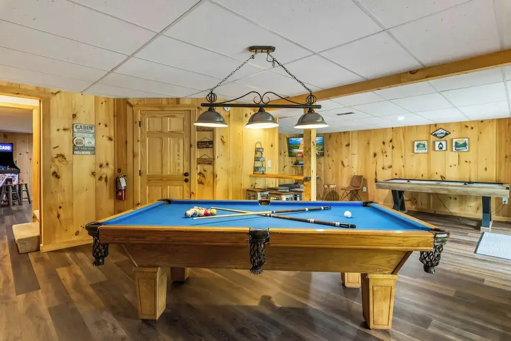 Cabin w/ Hot Tub, Theater & Games!