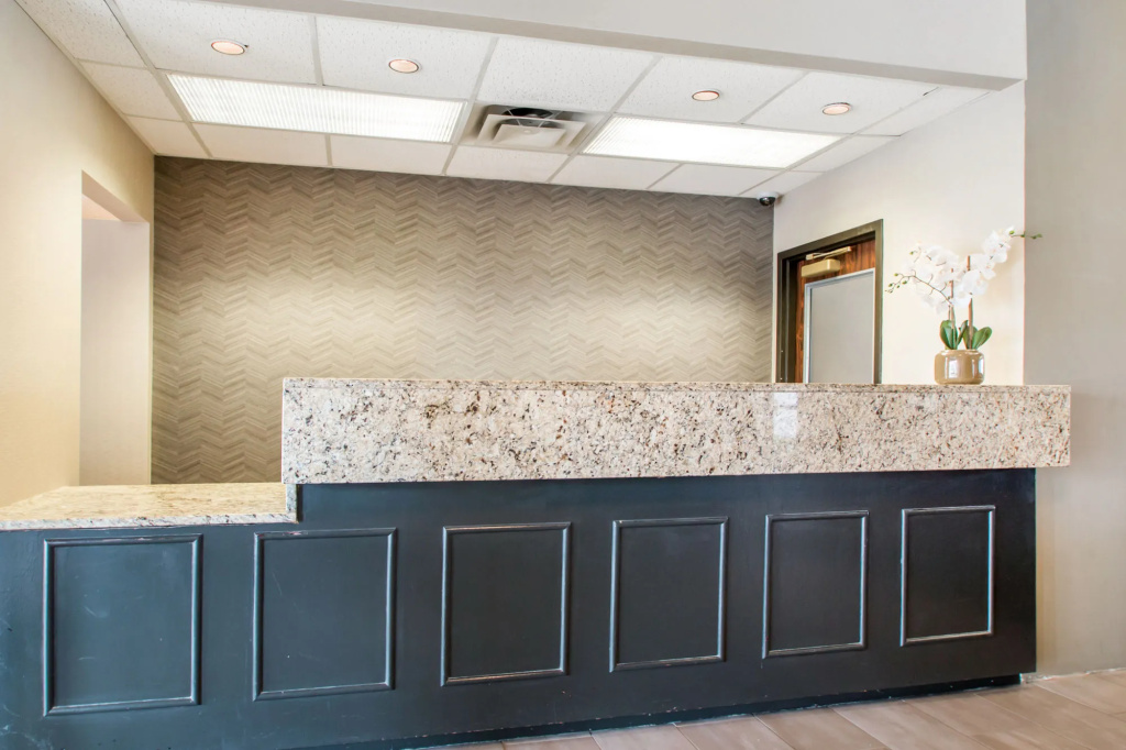 Best Western Courtview Hotel