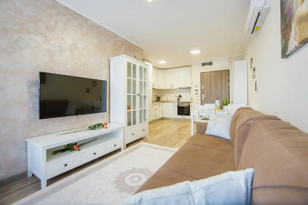 Cappuccino Colors at West Residence