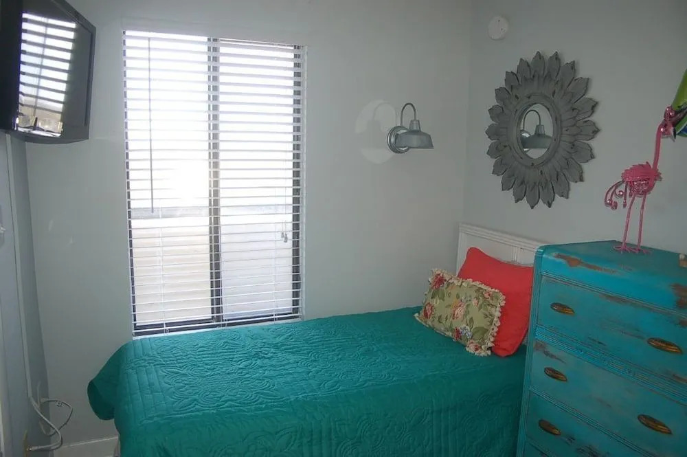 Waterpointe II, Villa 1005 - 3 Br Condo