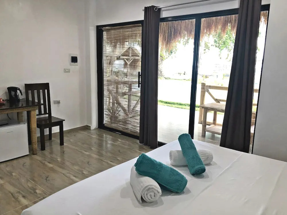 Lavanya Beach And Dive Resort