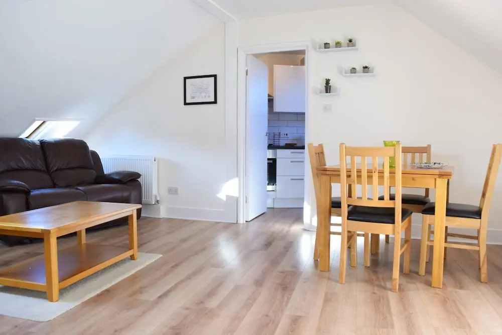 Spacious 1 Bedroom Apartment With Outdoor Terrace