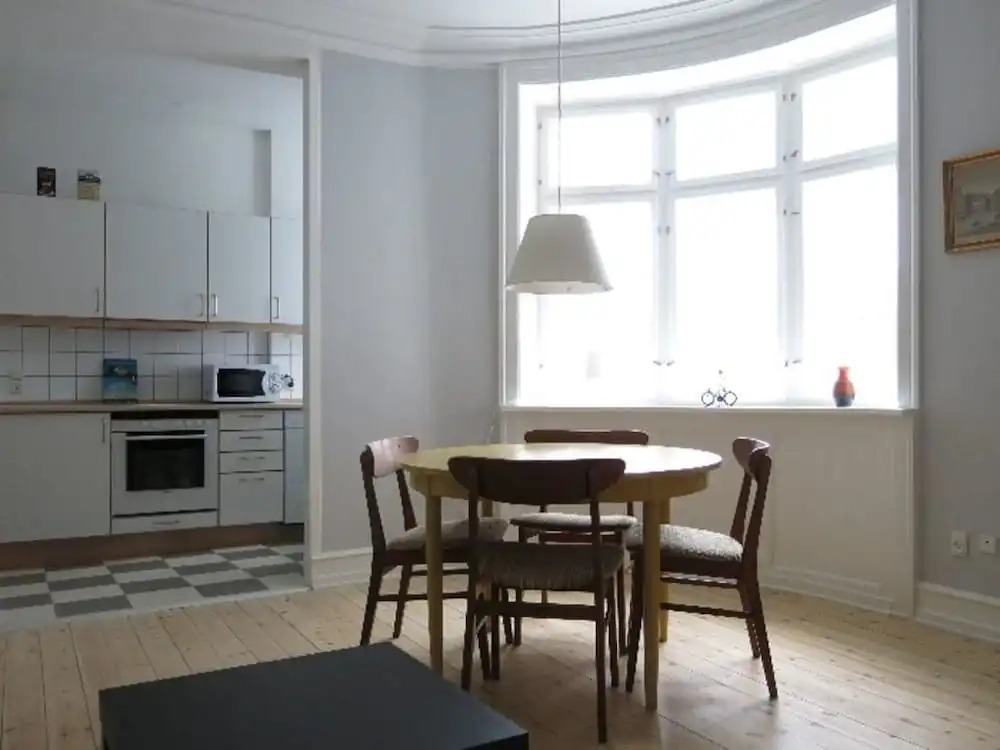 Apartment close to the queen 783-1