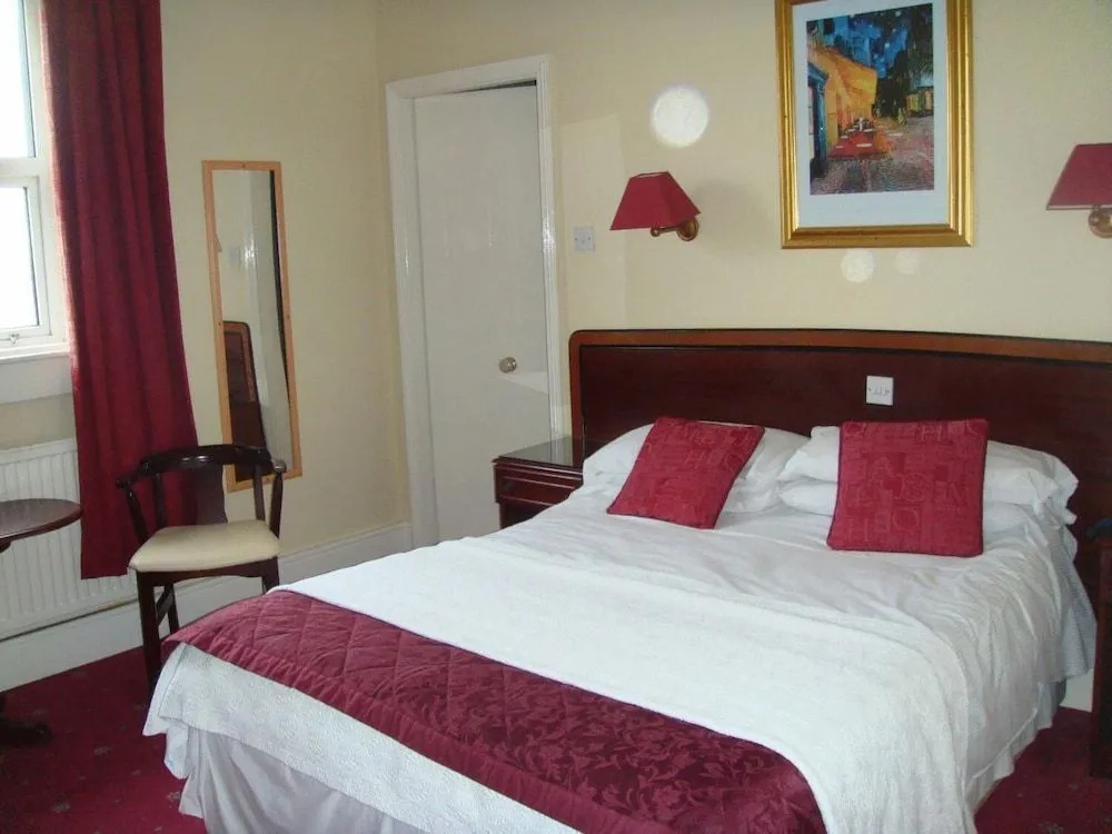 OSheas Hotel
