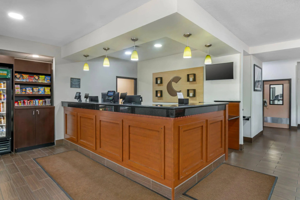 Comfort Inn & Suites Kansas City - Northeast