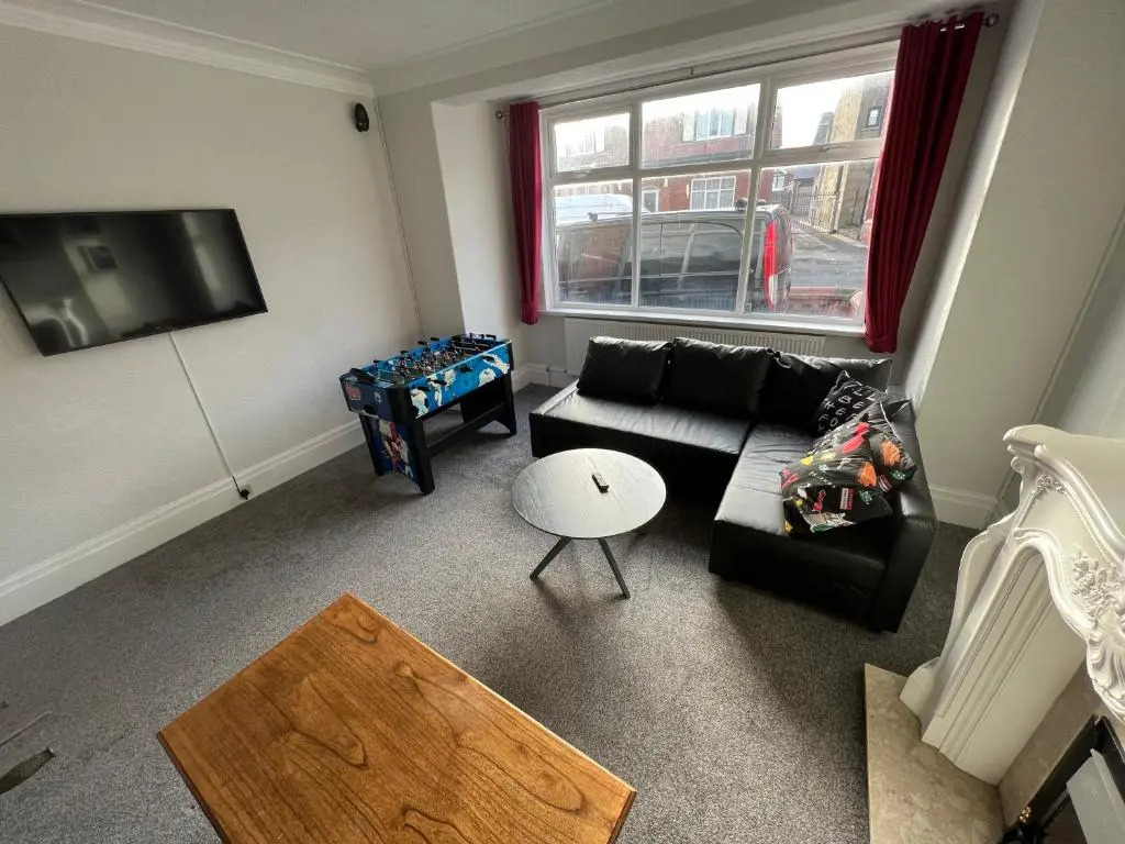 Friends House, Hot Tub, Sleeps 8
