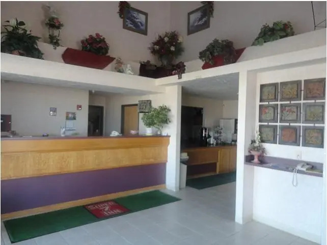 Super 7 Inn Tecumseh