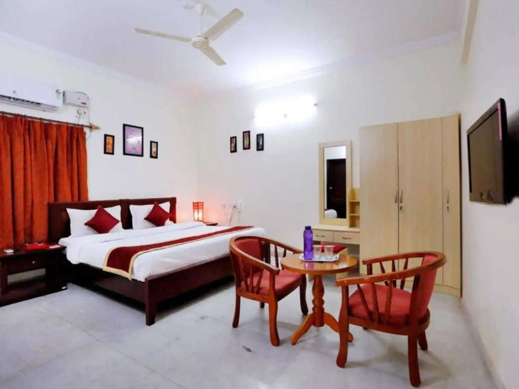Hotel NirmalVilla Cherry Service Apartment