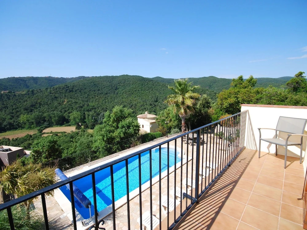 Deluxe Villa in Calonge With Private Pool