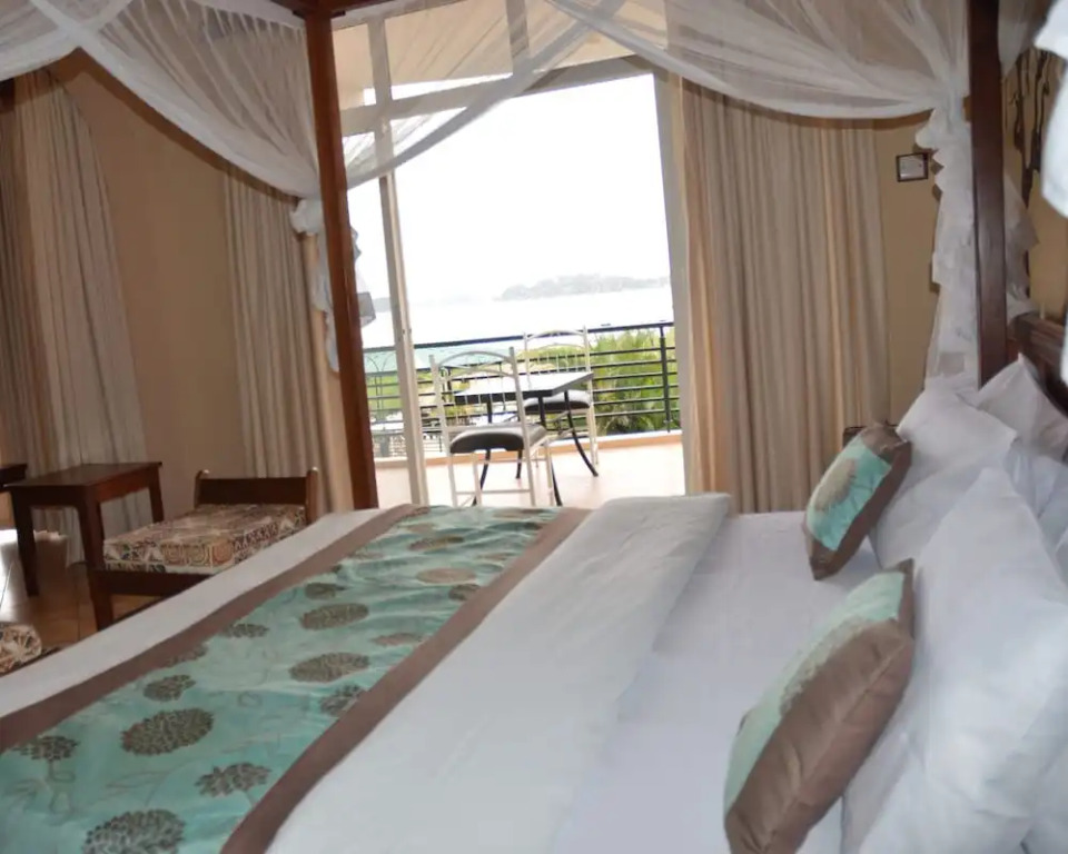Ryans Bay Hotel