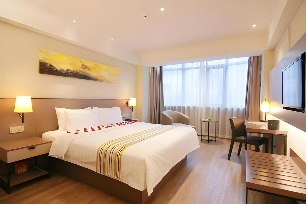Home Inn Plus (Harbin Central Street)