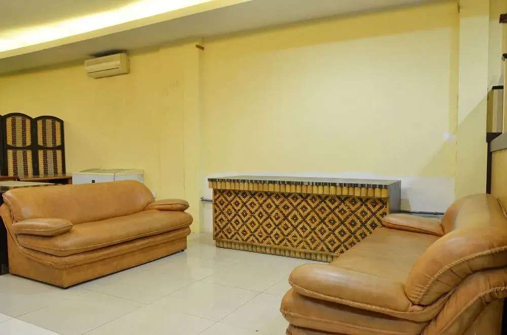 Zen Rooms Near Tunjungan Plaza
