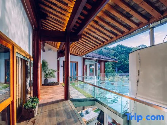 Yunshang Time Lake View Hot Spring Resort Homestay (Heshun Branch)