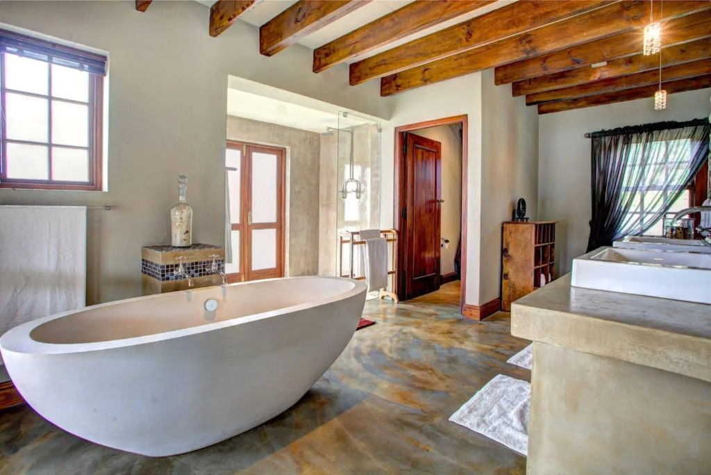 Madi-Madi Karoo Safari Lodge