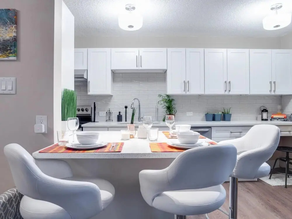 Gorgeous 2Br Condo w Parking Patio Coffee