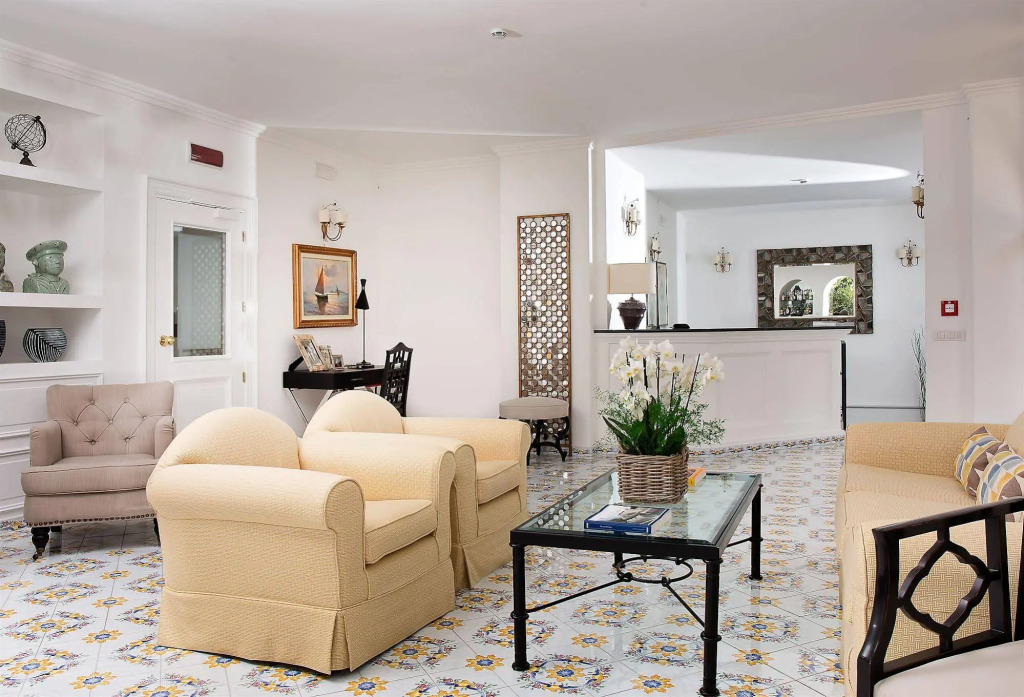 Hotel Canasta