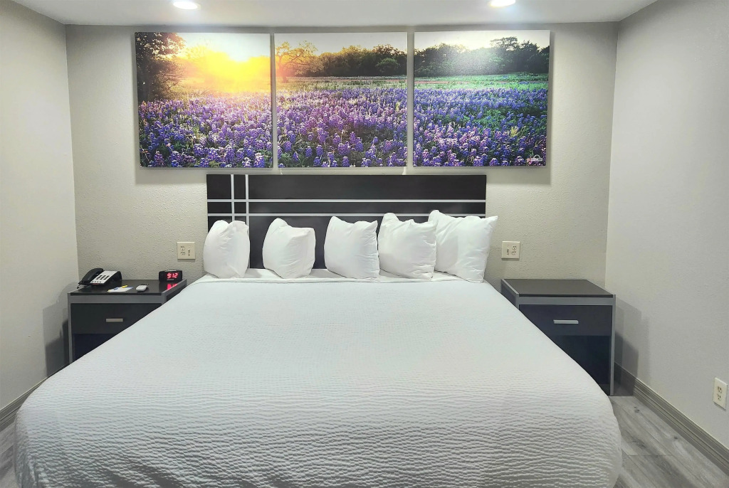 Days Inn by Wyndham Baytown TX