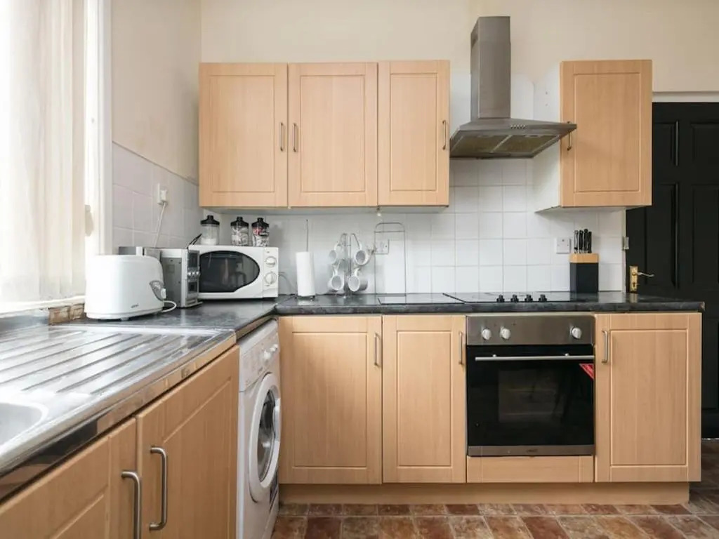 6 Bedroom Chorlton Townhouse