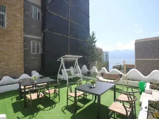 Serenly Bright Moon | 270° Sea View Resort and Observation Boutique Guesthouse (Dali Erhai Store