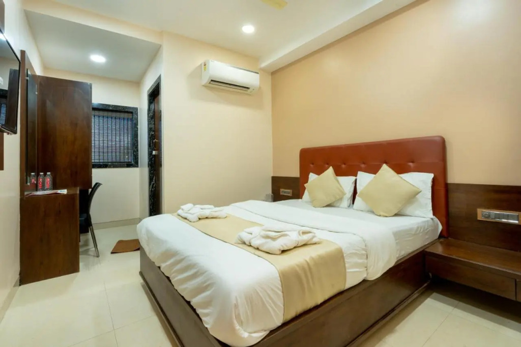 Hotel Empire - Near International Airport