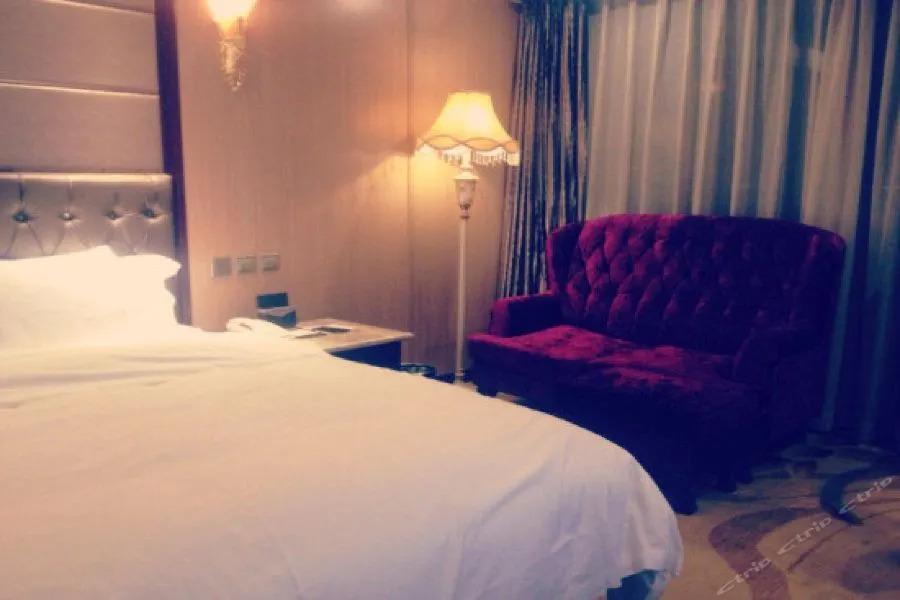 FIRSTHOTSPRINGHOTEL