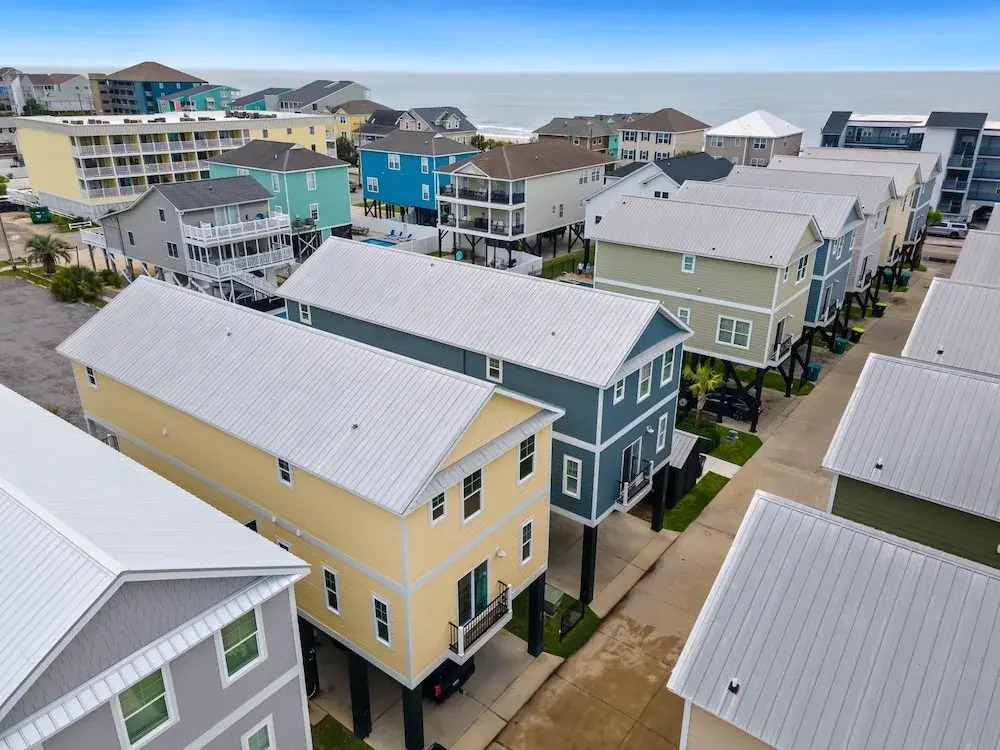 Second-row Home Just Across The Street From The Beach Access, Community Pool 5 Bedroom Home by Peace Vacations