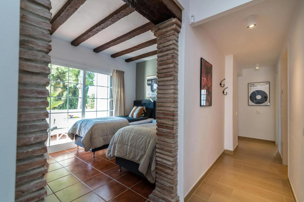 Newly renovated 3 bedroom apt next to Puerto Banús
